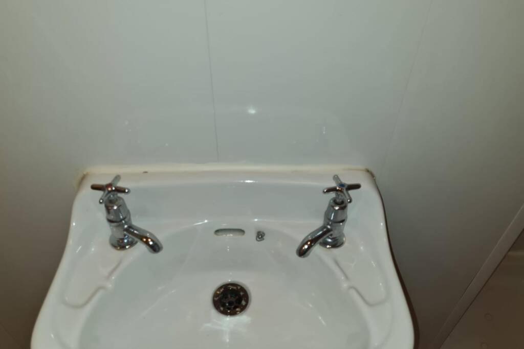 1 Bed Room Apartment Дублин Экстерьер фото
