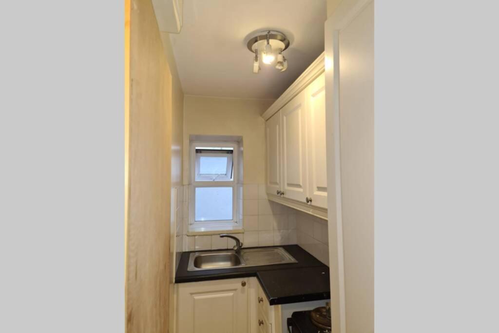 1 Bed Room Apartment Дублин Экстерьер фото